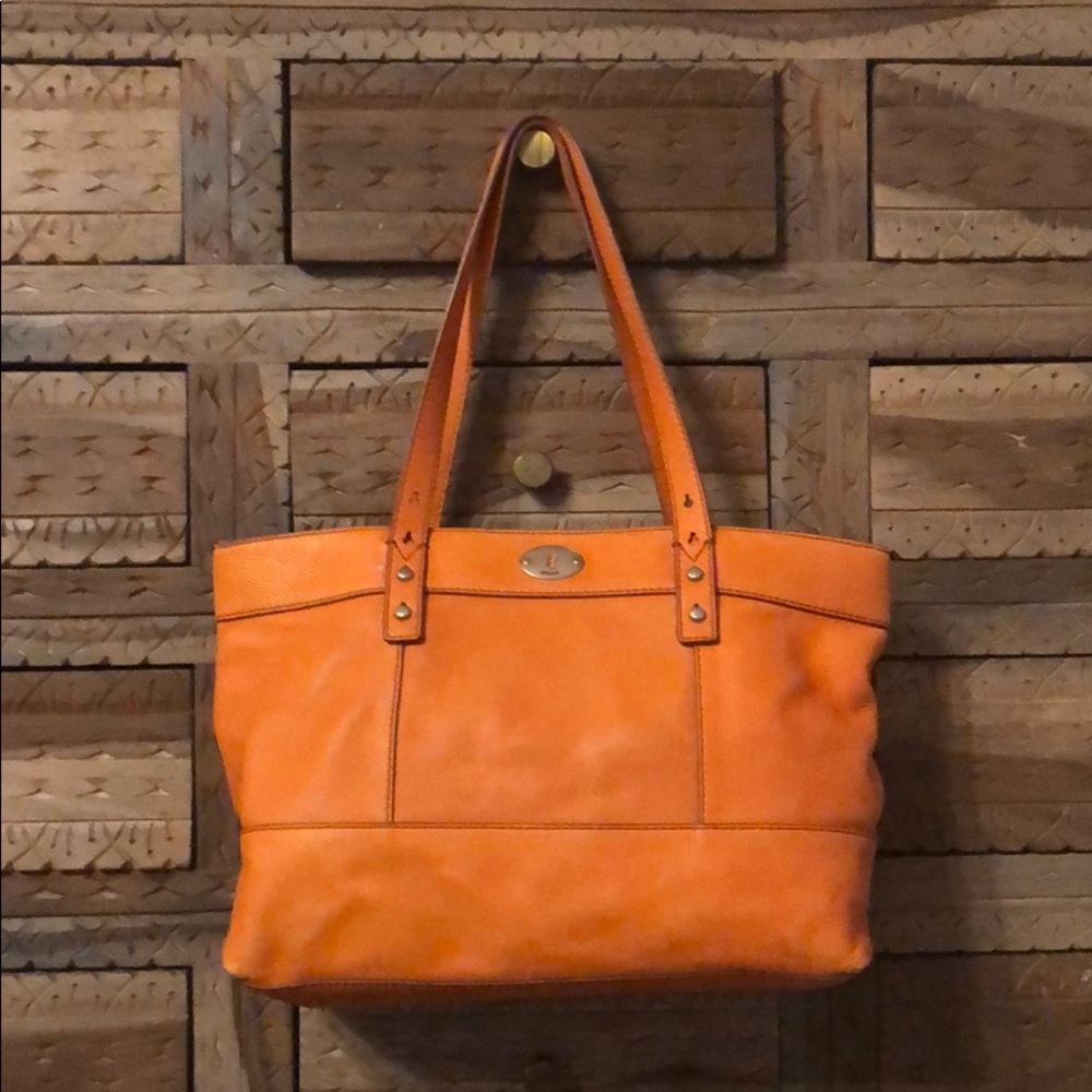 Loved ORANGE FOSSIL SHOULDER BAG